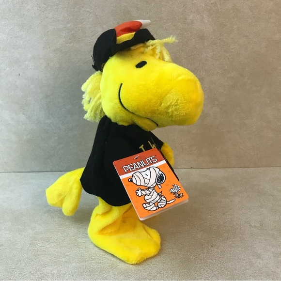 Peanuts Other - Peanuts Halloween Animated Musical Woodstock as a Witch Play I Want Candy New